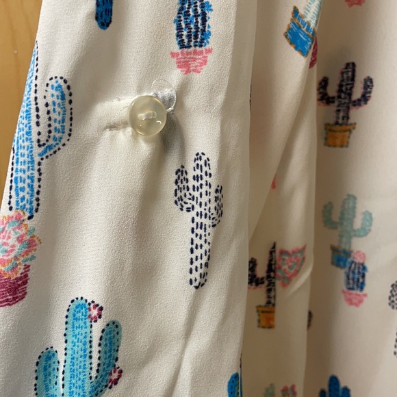 Women’s Blouse - Picture 4 of 7